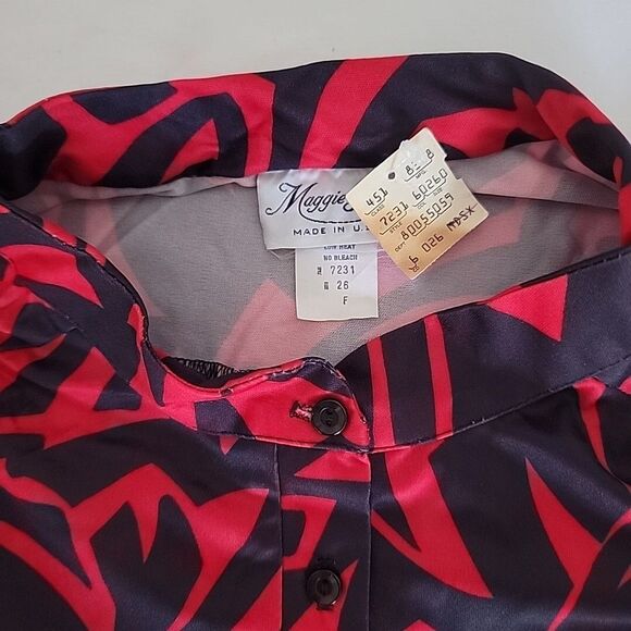 NOS Vintage 70s Maggie Sweet Shirt Blouse Tunic, Black And Red Print, L - Picture 7 of 10